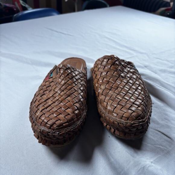 Size 10 Women's Mohinders Woven Leather Slip On Slides in Honey (Brown) - Picture 3 of 4